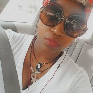 Meet your Posher, Just